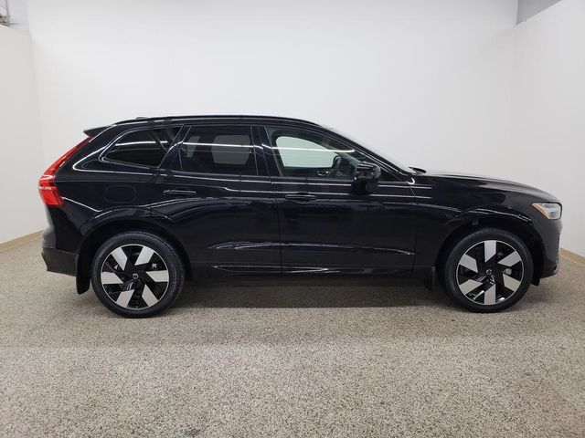 2024 Volvo XC60 Recharge Plug-In Hybrid Ultimate Dark Theme