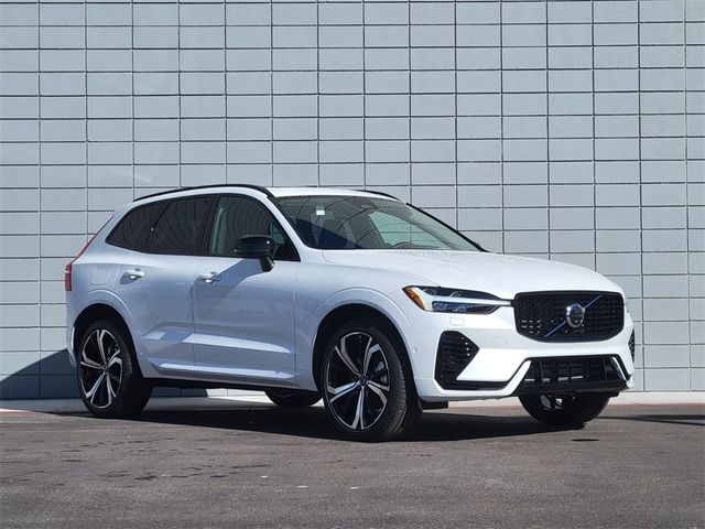 2024 Volvo XC60 Recharge Plug-In Hybrid Ultimate Dark Theme