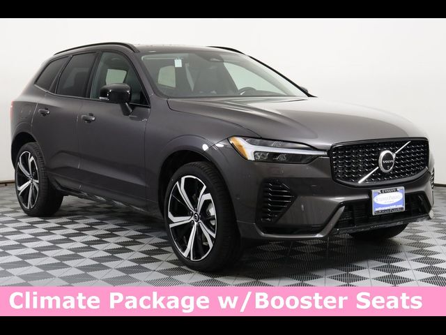 2024 Volvo XC60 Recharge Plug-In Hybrid Ultimate Dark Theme