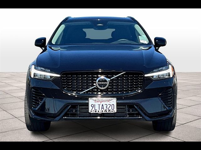 2024 Volvo XC60 Recharge Plug-In Hybrid Ultimate Dark Theme