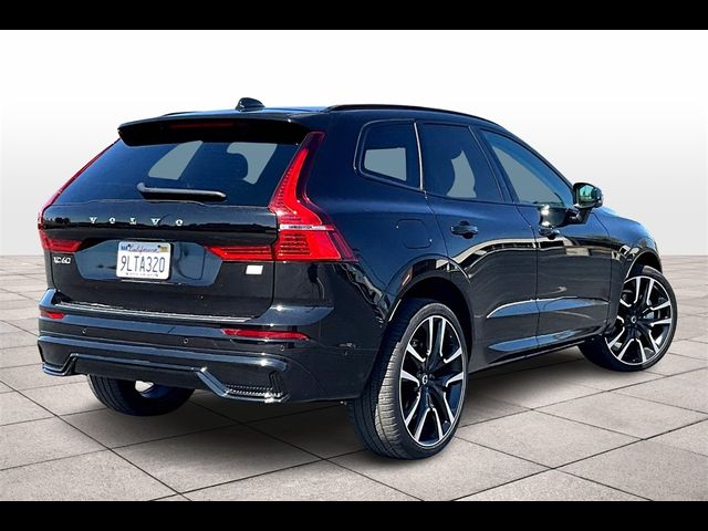 2024 Volvo XC60 Recharge Plug-In Hybrid Ultimate Dark Theme