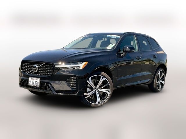 2024 Volvo XC60 Recharge Plug-In Hybrid Ultimate Dark Theme