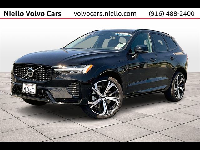 2024 Volvo XC60 Recharge Plug-In Hybrid Ultimate Dark Theme