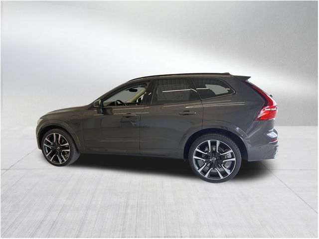 2024 Volvo XC60 Recharge Plug-In Hybrid Ultimate Dark Theme