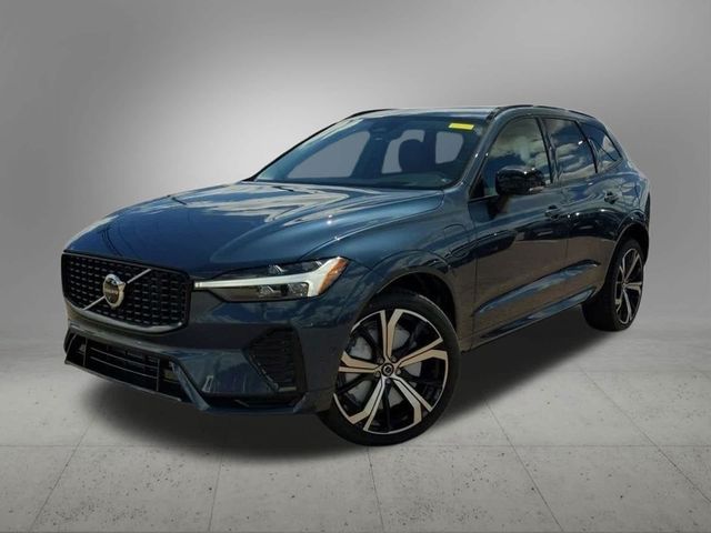 2024 Volvo XC60 Recharge Plug-In Hybrid Ultimate Dark Theme