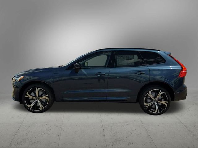 2024 Volvo XC60 Recharge Plug-In Hybrid Ultimate Dark Theme