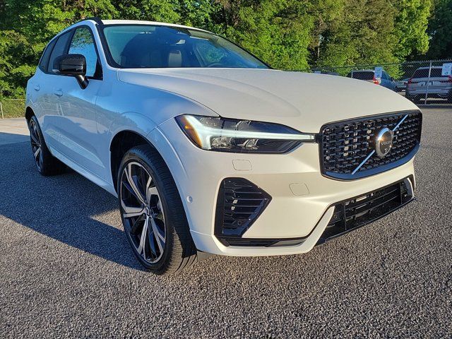 2024 Volvo XC60 Recharge Plug-In Hybrid Ultimate Dark Theme