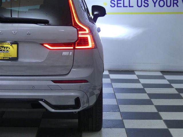 2024 Volvo XC60 Recharge Plug-In Hybrid Ultimate Dark Theme
