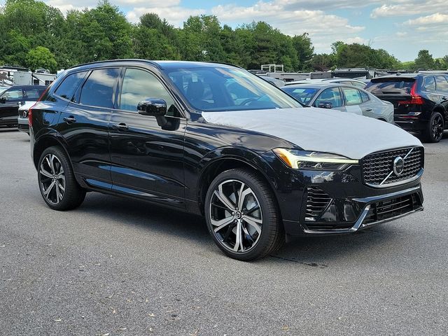 2024 Volvo XC60 Recharge Plug-In Hybrid Ultimate Dark Theme