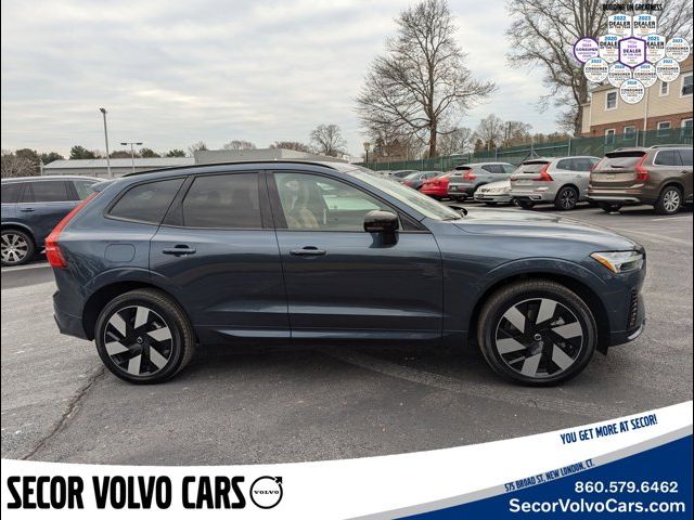 2024 Volvo XC60 Recharge Plug-In Hybrid Ultimate Dark Theme