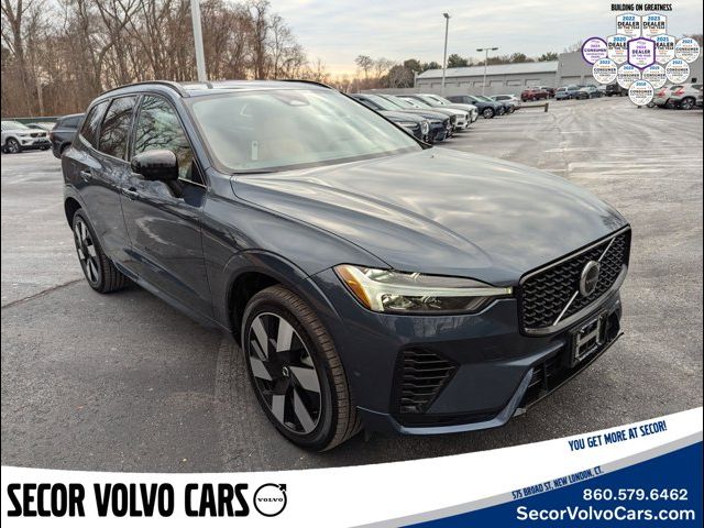 2024 Volvo XC60 Recharge Plug-In Hybrid Ultimate Dark Theme