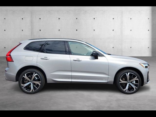 2024 Volvo XC60 Recharge Plug-In Hybrid Ultimate Dark Theme