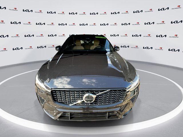 2024 Volvo XC60 Recharge Plug-In Hybrid Ultimate Dark Theme