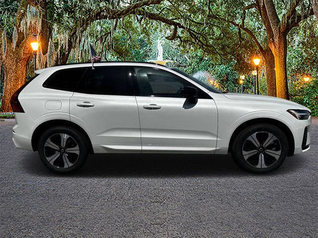 2024 Volvo XC60 Recharge Plug-In Hybrid Core Dark Theme