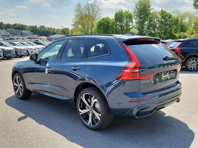 2024 Volvo XC60 Recharge Plug-In Hybrid Ultimate Dark Theme