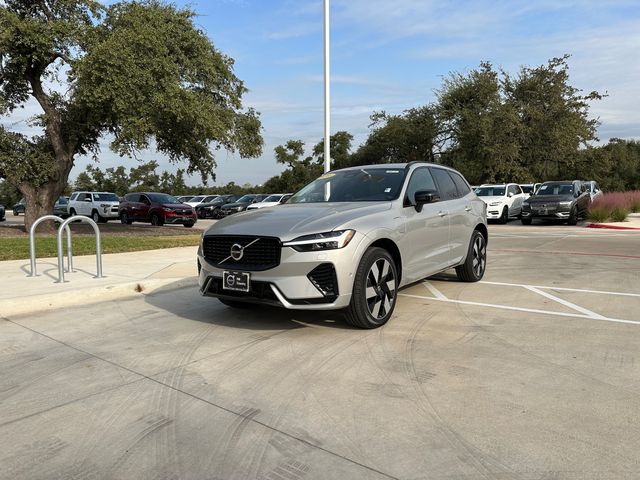 2024 Volvo XC60 Recharge Plug-In Hybrid Plus Dark Theme