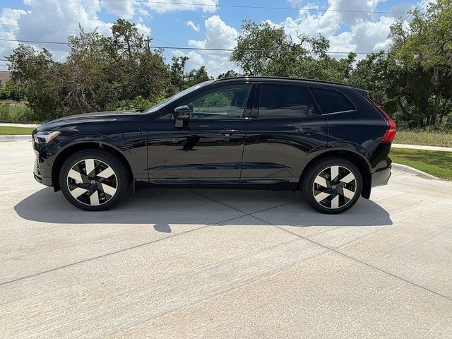 2024 Volvo XC60 Recharge Plug-In Hybrid Plus Dark Theme