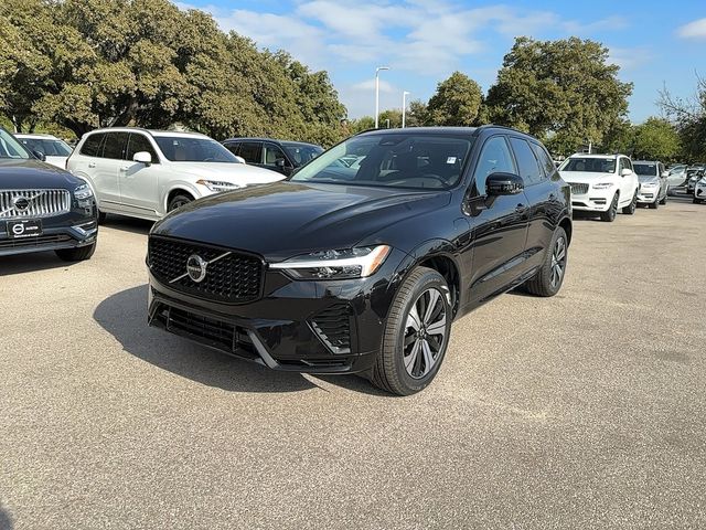 2024 Volvo XC60 Recharge Plug-In Hybrid Plus Dark Theme