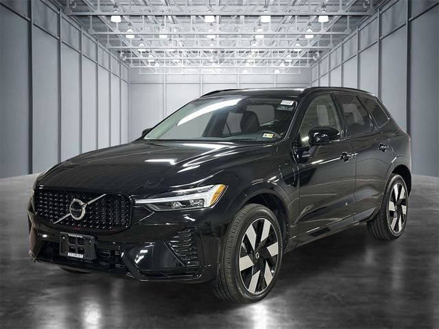 2024 Volvo XC60 Recharge Plug-In Hybrid Ultimate Dark Theme