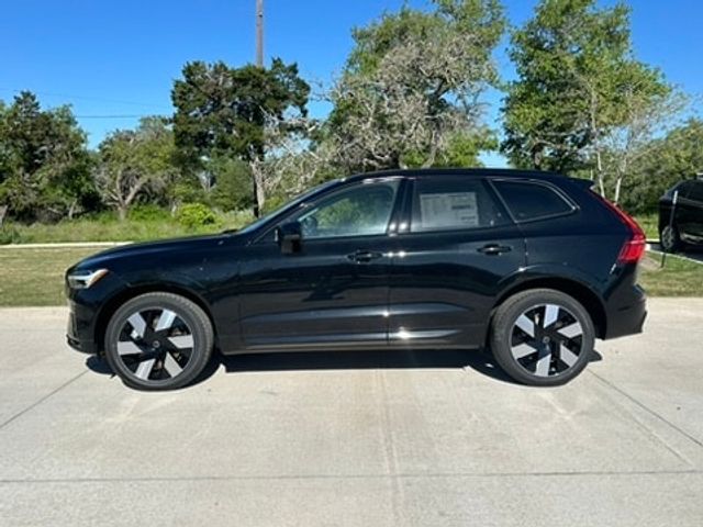 2024 Volvo XC60 Recharge Plug-In Hybrid Ultimate Dark Theme