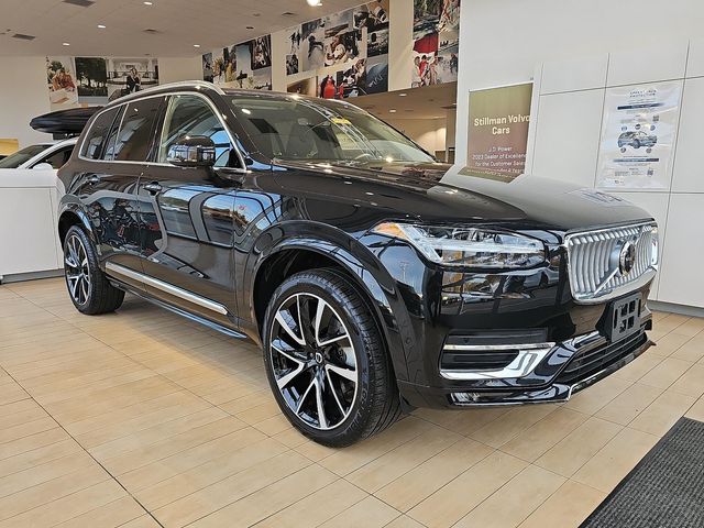 2024 Volvo XC90 Plus Bright Theme