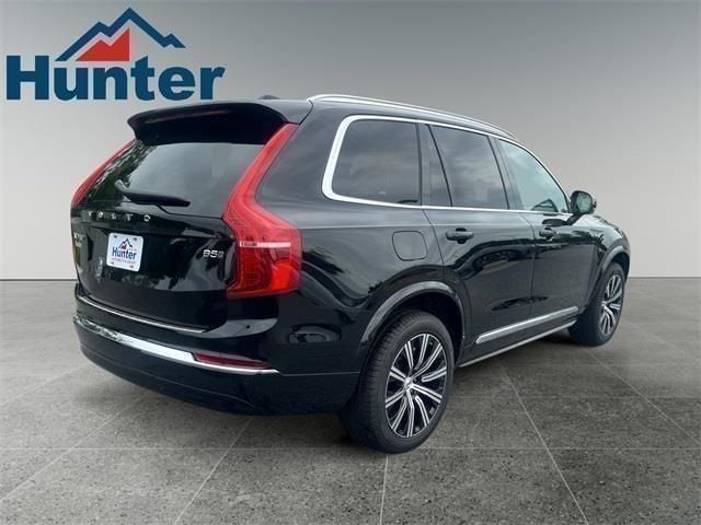 2024 Volvo XC90 Core Bright Theme