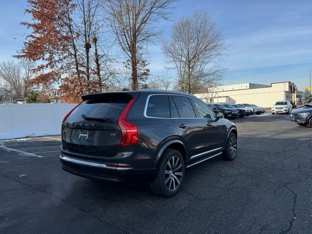 2024 Volvo XC90 Plus Bright Theme