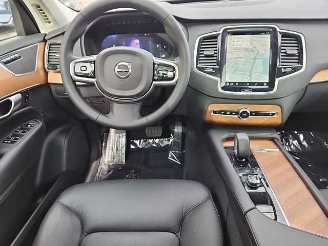 2024 Volvo XC90 Plus Bright Theme