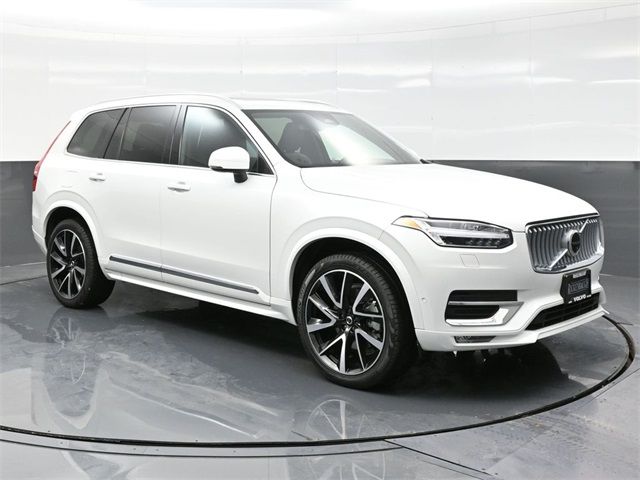 2024 Volvo XC90 Plus Bright Theme