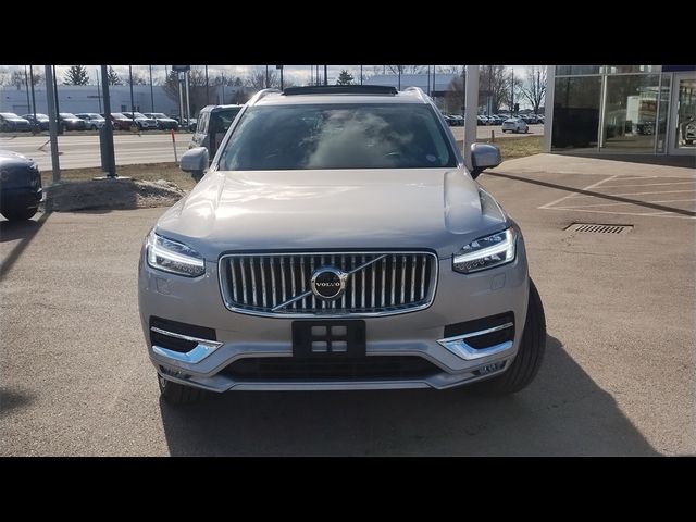 2024 Volvo XC90 Plus Bright Theme