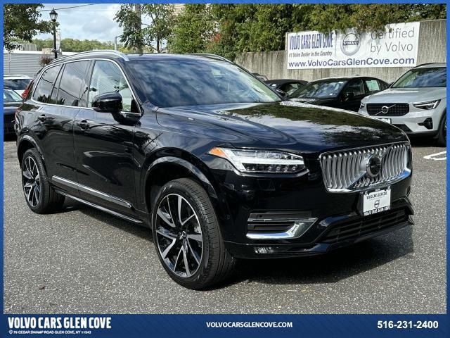 2024 Volvo XC90 Plus Bright Theme