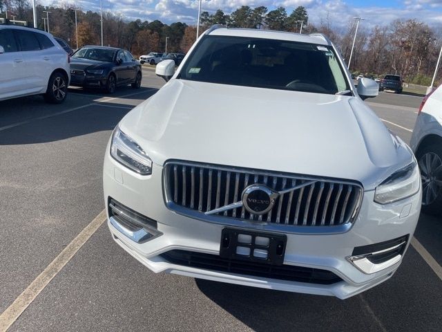 2024 Volvo XC90 Plus Bright Theme