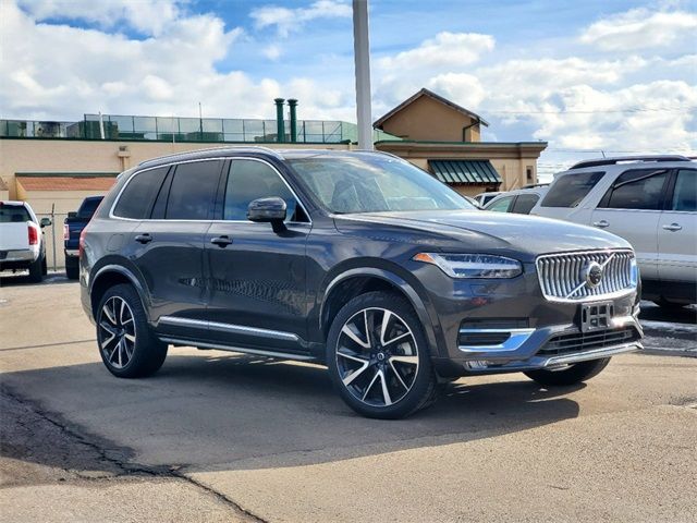 2024 Volvo XC90 Plus Bright Theme