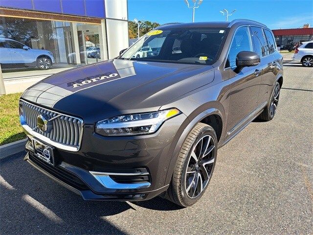 2024 Volvo XC90 Plus Bright Theme