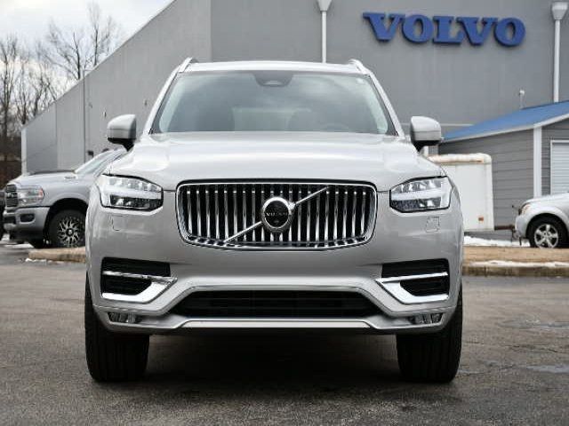 2024 Volvo XC90 Plus Bright Theme