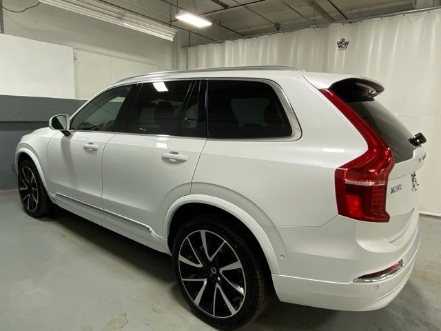 2024 Volvo XC90 Plus Bright Theme