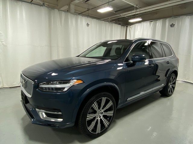 2024 Volvo XC90 Plus Bright Theme