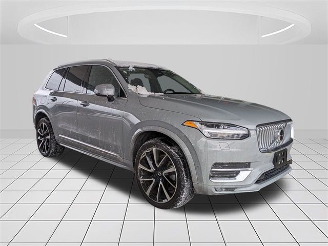 2024 Volvo XC90 Plus Bright Theme