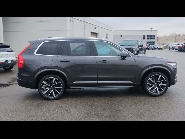 2024 Volvo XC90 Plus Bright Theme