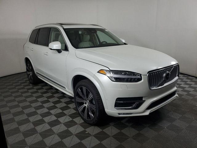 2024 Volvo XC90 Plus Bright Theme