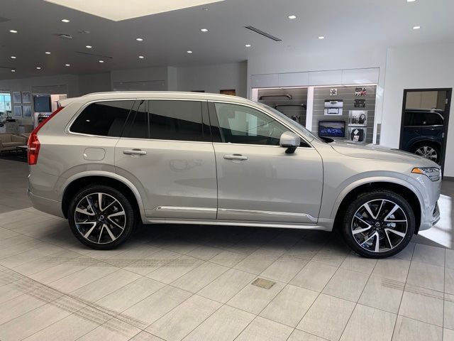 2024 Volvo XC90 Plus Bright Theme