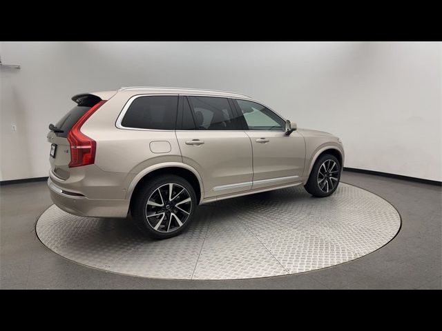 2024 Volvo XC90 Plus Bright Theme