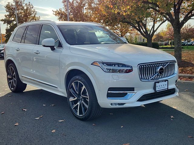 2024 Volvo XC90 Plus Bright Theme