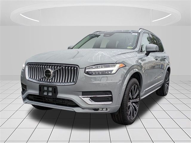 2024 Volvo XC90 Plus Bright Theme