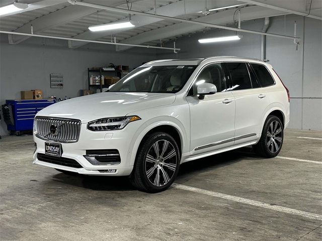 2024 Volvo XC90 Plus Bright Theme