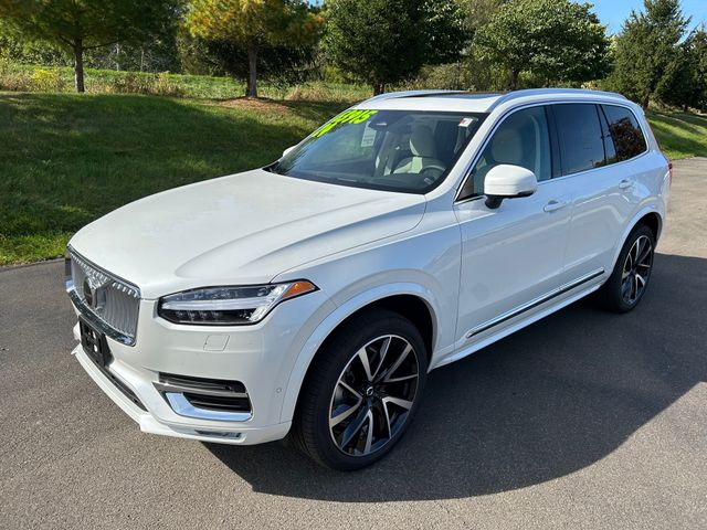 2024 Volvo XC90 Plus Bright Theme