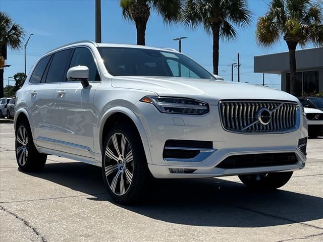 2024 Volvo XC90 Plus Bright Theme