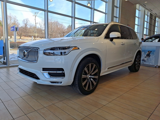 2024 Volvo XC90 Plus Bright Theme