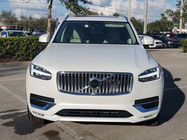 2024 Volvo XC90 Core Bright Theme