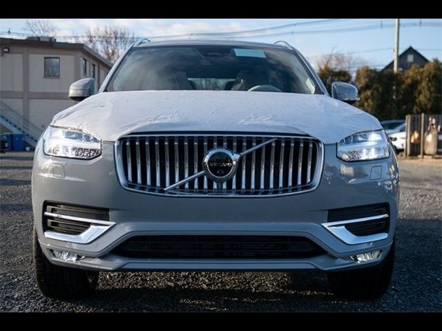 2024 Volvo XC90 Plus Bright Theme